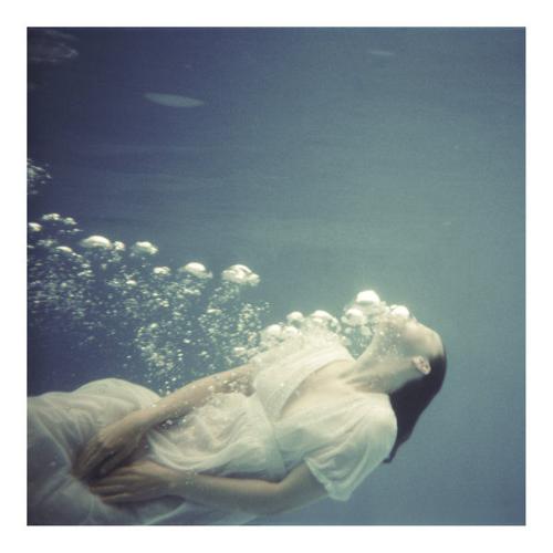 个性网-美图-你是深海,我在溺水_唯美图片_美女