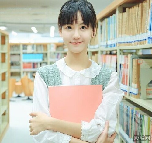 左耳 陈都灵